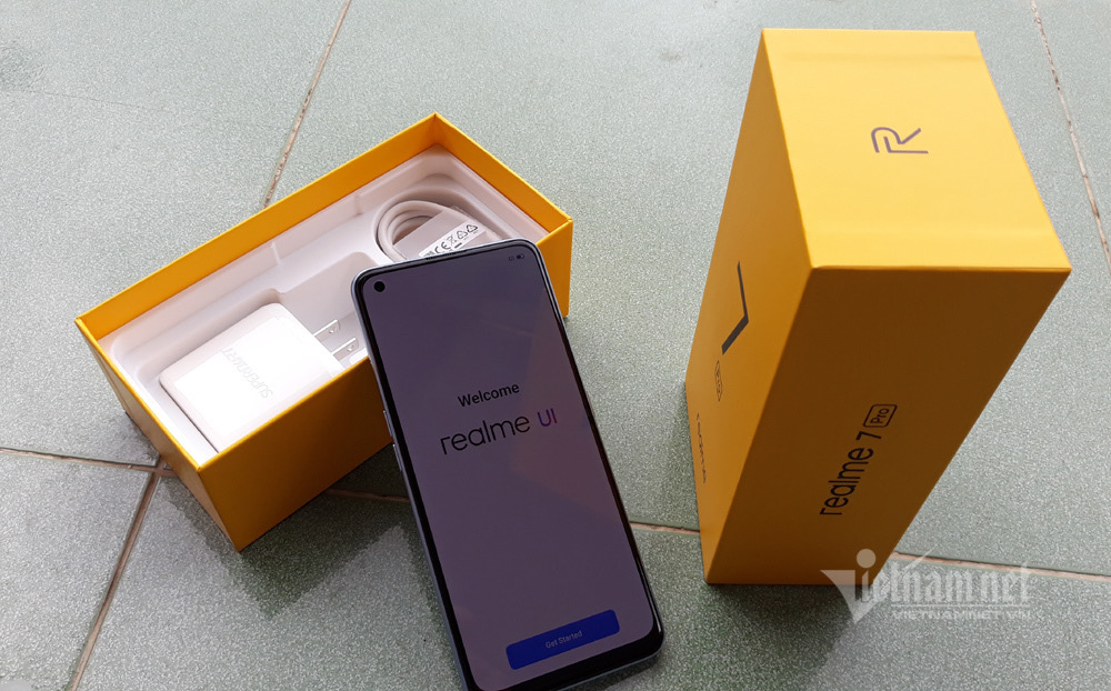 “Khui hộp” Realme 7 Pro dù chưa bán chính thức tại Việt Nam