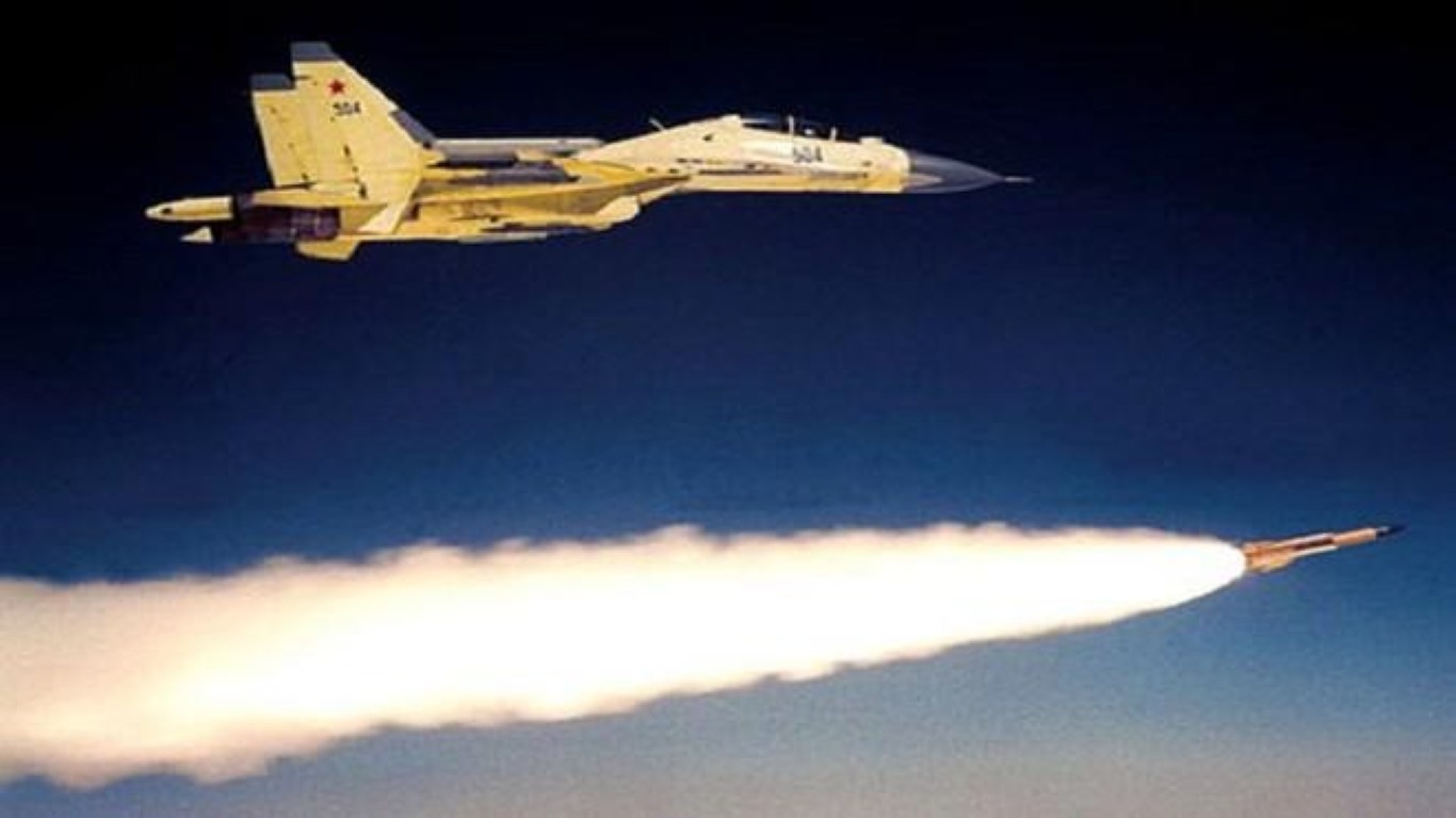 "Sát thủ" Kh-31AD trên Su-30SM Nga vừa áp sát chiến hạm Hà Lan