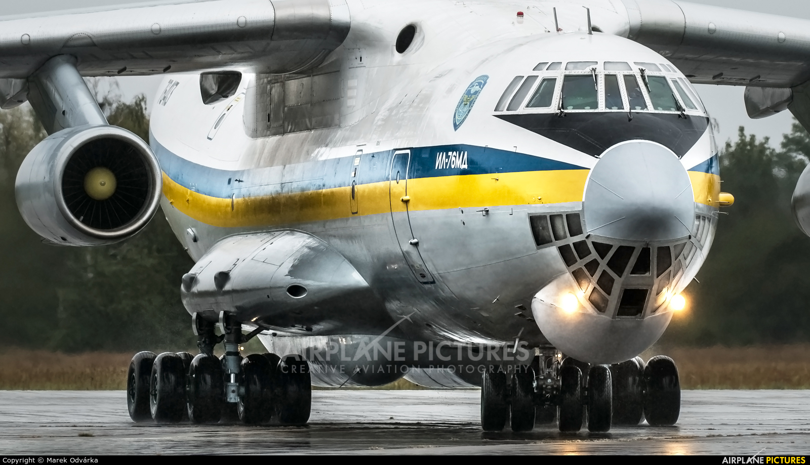 Mải thu gom linh kiện trực thăng, Ukraine quên công dân ở Kabul