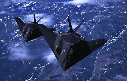 Không ngờ máy bay ném bom F-117A Nighthawk của Mỹ lại thực chiến kém thế này! 