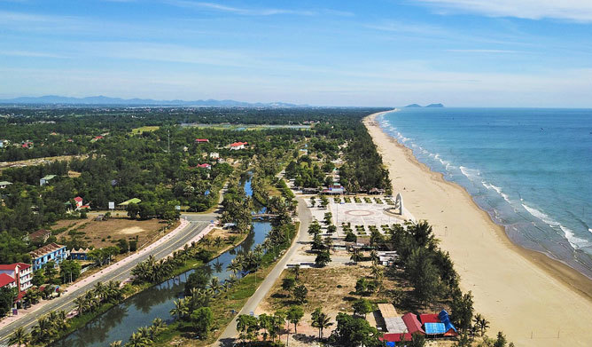 Khu du lịch biển Xuân Thành nổi tiếng giờ hoang tàn, thành nơi chăn dê