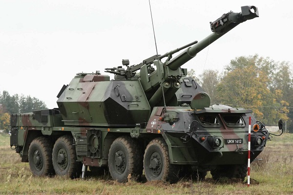 Ukraine mua pháo tự hành 152mm Dana cực mạnh, ly khai miền Đông thất kinh