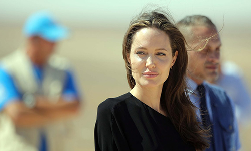 Điều ít biết về bệnh liệt nửa mặt Angelina Jolie mắc phải