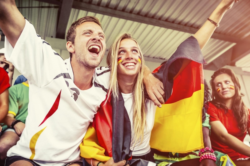 Bí quyết giúp fan cuồng hò hét World Cup thâu đêm không đau họng