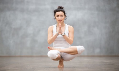 Những lợi ích bất ngờ của yoga nóng