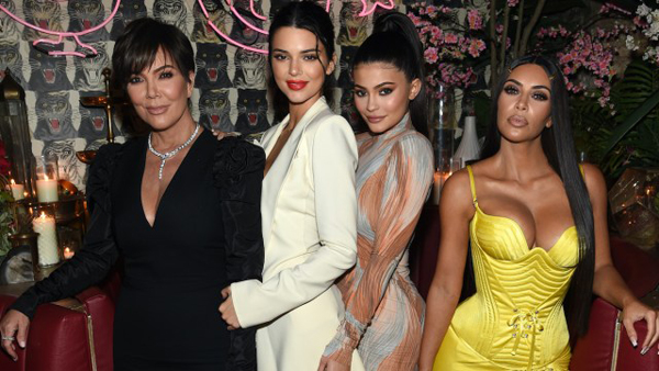 Mẹo ăn uống giúp “gia đình thị phi” Kardashian giữ dáng “hồ lô”, căng mọng