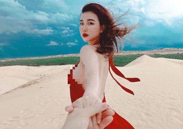 Chuộng phong cách “thả rông”, hotgirl Việt lên báo ngoại gây bàn tán