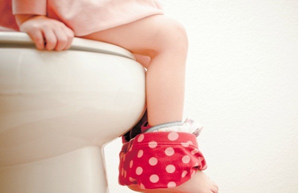 Mẹo dạy con tự đi toilet nhanh nhất