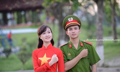 Hot boy cảnh sát hút gần 100.000 lượt theo dõi