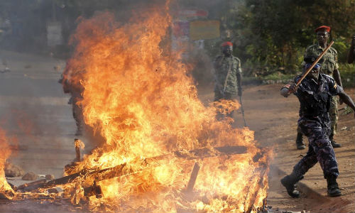 Chùm ảnh xung đột bùng phát tại Uganda