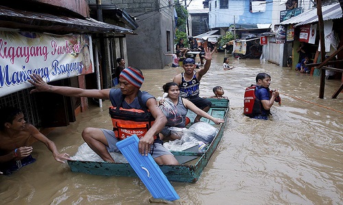 Cảnh dân chúng Philippines khốn khổ trong mùa mưa 