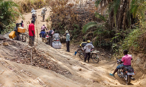 Ảnh: Dân Nam Sudan di cư ồ ạt vì bạo lực leo thang