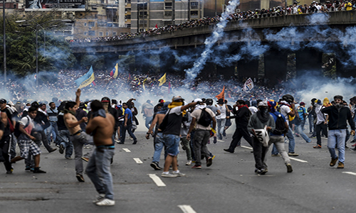 Chùm ảnh đụng độ dữ dội ở thủ đô Caracas