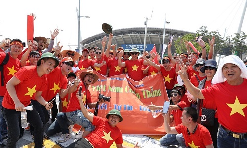 CĐV Việt Nam “hâm nóng” trận đấu U20 Việt Nam-U20 Honduras