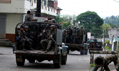 Binh sĩ Philippines gặp khó khi đối đầu phiến quân ở Marawi