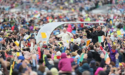 Biển người đón Giáo hoàng Francis tại Ireland