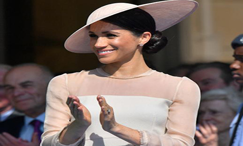 Công nương Meghan Markle lọt top người nổi tiếng ăn mặc đẹp nhất năm