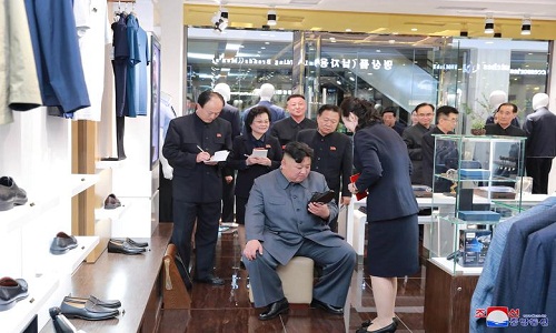 Chủ tịch Triều Tiên Kim Jong-un đích thân thị sát các nhà máy