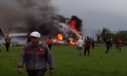 Video: Rơi máy bay quân sự, hàng trăm người chết ở Algeria