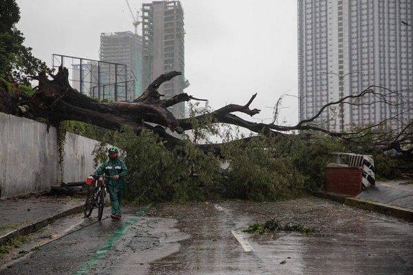 Bão Vamco nhấn chìm vùng thủ đô Philippines, hướng vào Biển Đông