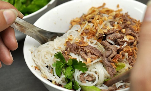 12 quán bún nổi tiếng Hà Nội gắn liền tên phố