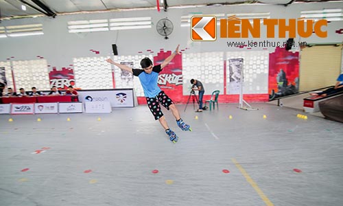 Trai xinh gái đẹp Sài thành hào hứng với Roller Sport