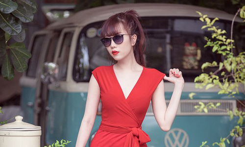 "Hot girl nội y" trở lại với hình ảnh gợi cảm