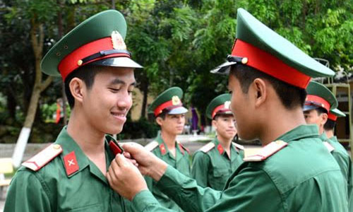 Thăm chiến sĩ tân binh Lữ đoàn 144 Bộ Tổng tham mưu