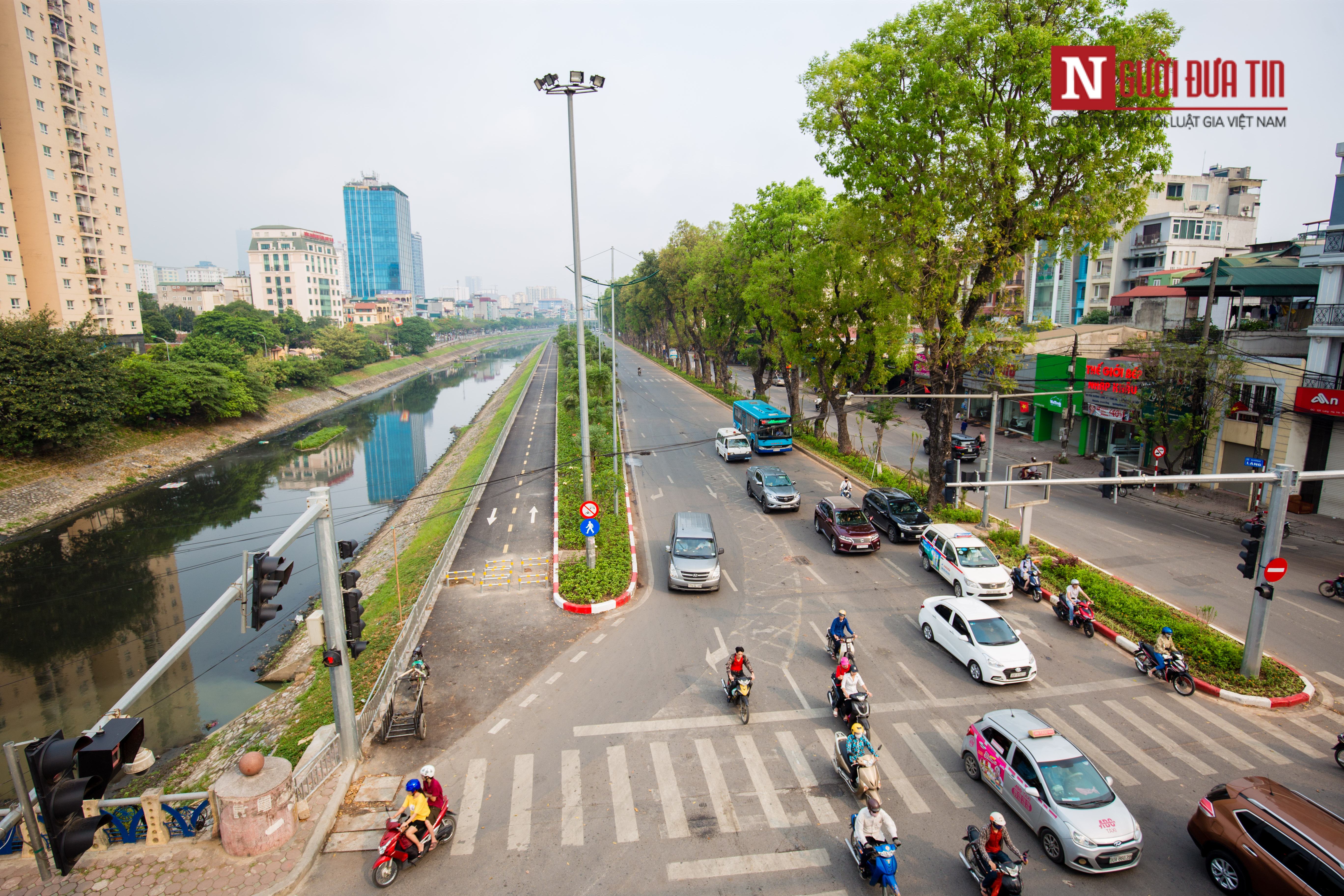 Cận cảnh hàng loạt tuyến phố Hà Nội sắp cắt xén vỉa hè, mở rộng lòng đường