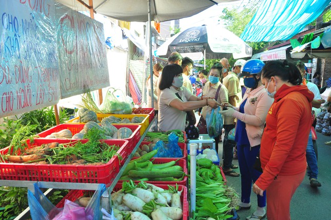 “Chợ 0 đồng” lan tỏa nghĩa tình trong mùa dịch COVID-19