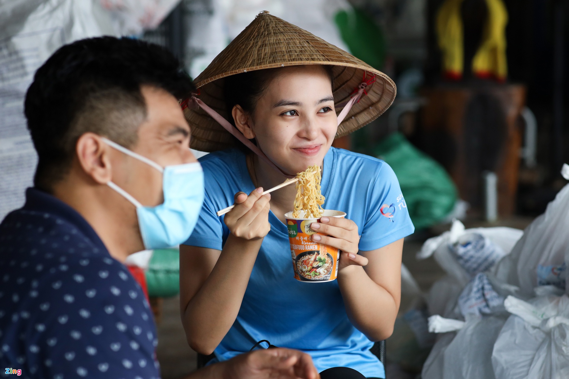 Trung thu bên các em nhỏ có hoàn cảnh khó khăn của Hoa hậu Tiểu Vy