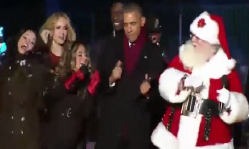 Tổng thống Mỹ Obama nhảy cực cute cùng ông già Noel