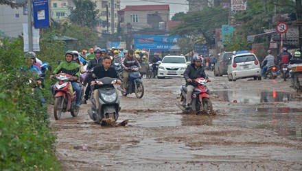 Kinh hoàng cảnh lầy lội ở "con đường đau khổ" giữa HN