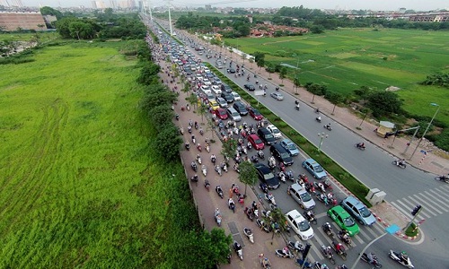 Cận cảnh tuyến đường hàng nghìn xế hộp xếp hàng mỗi sáng