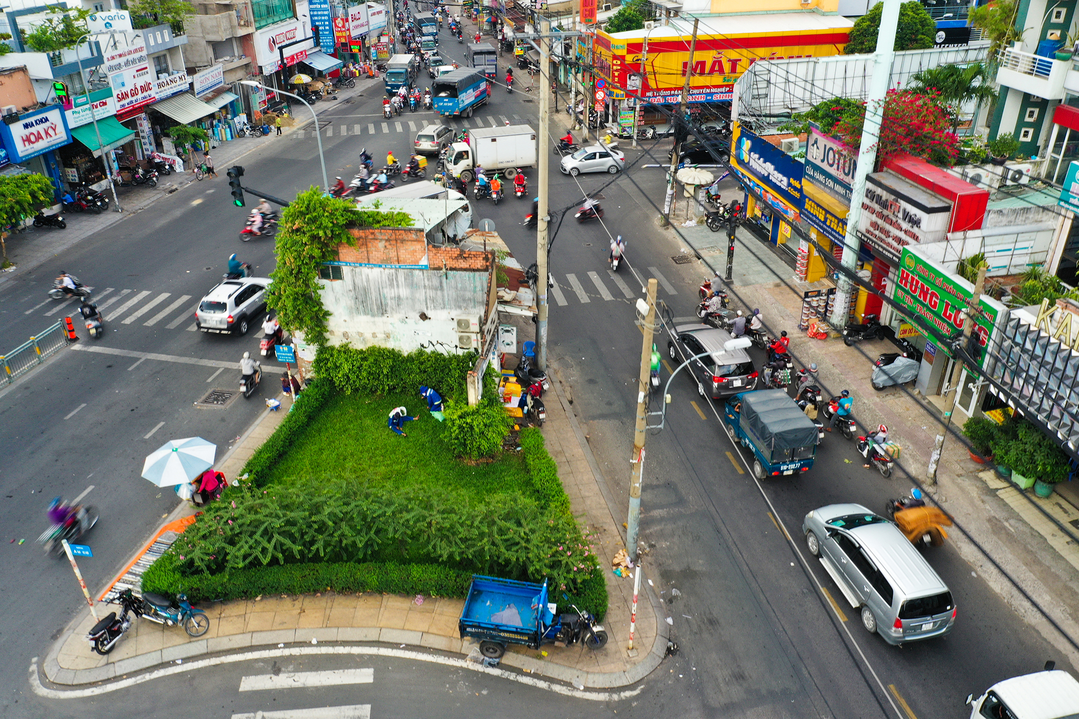 Cận cảnh căn nhà 4 mặt tiền giữa ngã tư ở Sài Gòn được đền bù 5,1 tỉ đồng