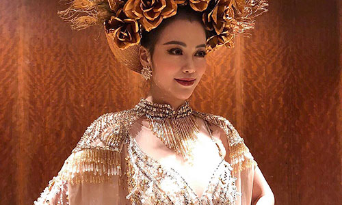 Soi trang phục dân tộc giúp Phương Khánh giành giải vàng Miss Earth