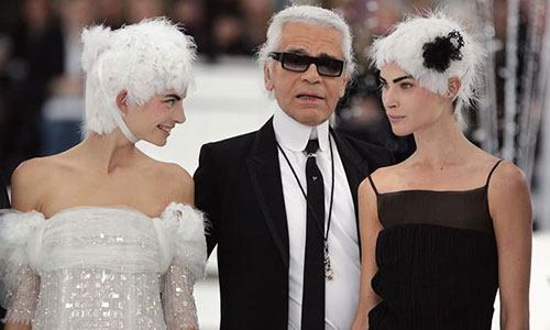 Nhìn lại sự nghiệp lừng lẫy của huyền thoại thời trang Karl Lagerfeld