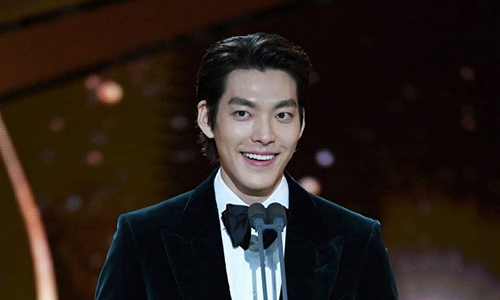 Hình ảnh rạng rỡ của Kim Woo Bin sau 2 năm điều trị ung thư