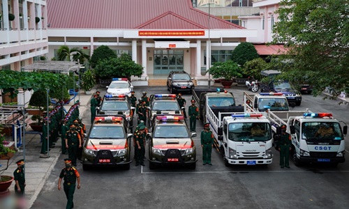 TP.HCM: Công an, quân đội tuần tra người ra đường sau 18h