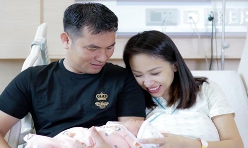 Vân Hugo khoe hình ảnh và tên con gái mới sinh, tiết lộ tên em bé