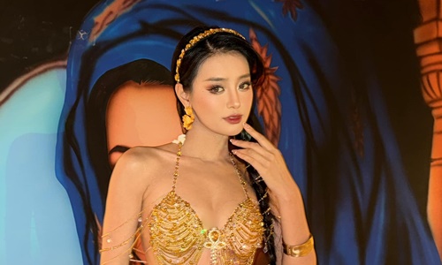 Bùi Khánh Linh diện áo ngực hở bạo ở Miss Intercontinental 2024