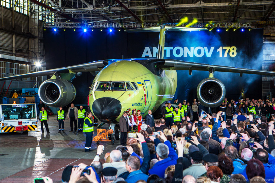 Toàn cảnh ra mắt máy bay An-178 của Không quân Ukraine