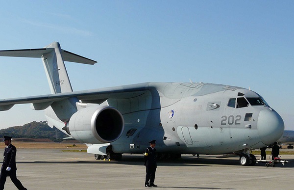 Siêu cơ vận tải Kawasaki C-2 Nhật Bản khó “đẻ” hàng loạt