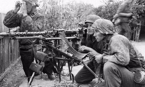 Hãi hùng súng máy MG-42 gắn "mắt thần" trong CTTG 2