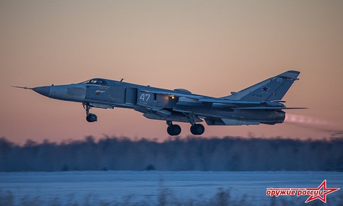 Mục kích tiêm kích bom Su-24 Nga huấn luyện bay đầu năm