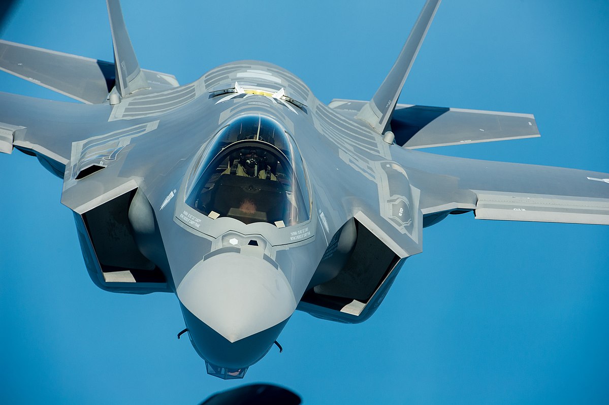 F-35 có thêm vũ khí khủng: “Mưa sao băng và bom” 