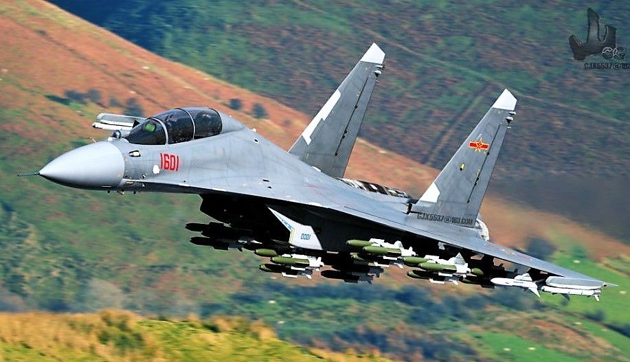 Nói tiêm kích J-16 vượt trội với Su-30MKI và Su-35 là "hoang tưởng"