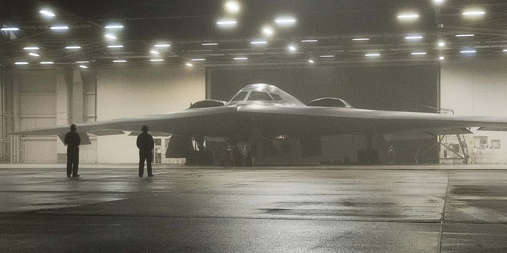 Hé lộ hình ảnh “sát thủ tàng hình” B-21 Raider mới nhất của Mỹ