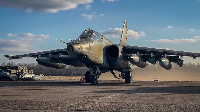 Uy lực đáng sợ của Su-25 dù gần 50 năm tuổi