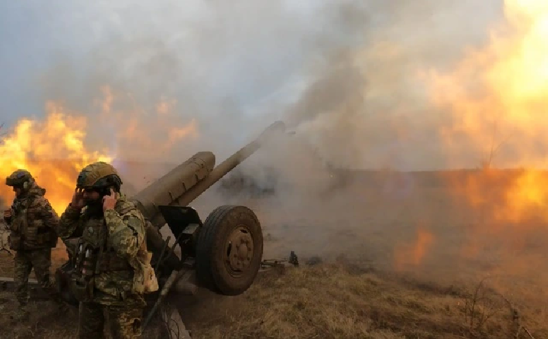 Nga đánh bom xuyên biên giới, quân tinh nhuệ Ukraine rút khỏi Kursk